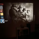 35Qm 4 Personen Ferienwohnung Zentral! Kino! Kueche! Wallbox! Raeder, Eg