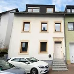 35Qm 4 Personen Ferienwohnung Zentral! Kino! Kueche! Wallbox! Raeder, Eg