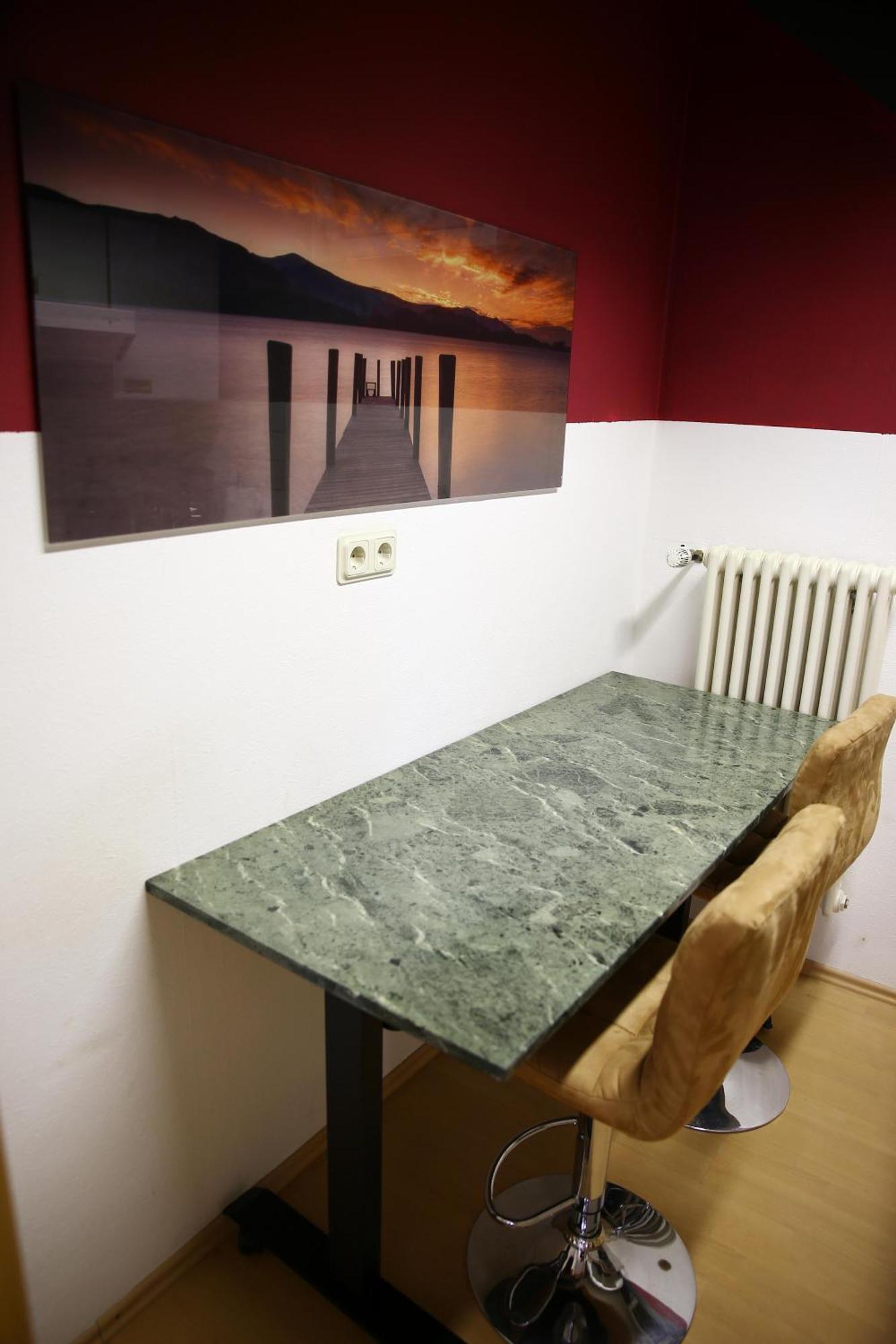 35qm 4 Personen Zentral! Kino! Kueche! Wallbox! Raeder, Eg Appartement *